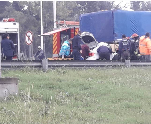 ACCIDENTE FATAL EN EL KILÓMETRO 39: DOS PERSONAS FALLECIDAS Y UNA RESCATADA CON VIDA POR BOMBEROS VOLUNTARIOS (NOTA CON VIDEO)